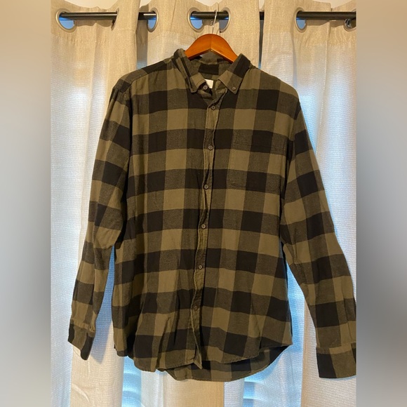 Men’s long sleeve button up flannel - Picture 1 of 4